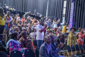 Kent Worships 2025 Crowd Worshipping