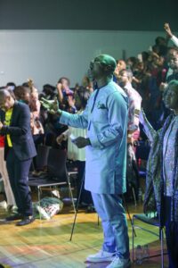 Kent Worships 2023 Praying